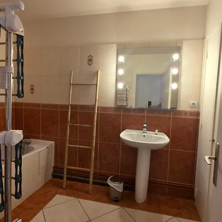 Le Haie Vigne Кан